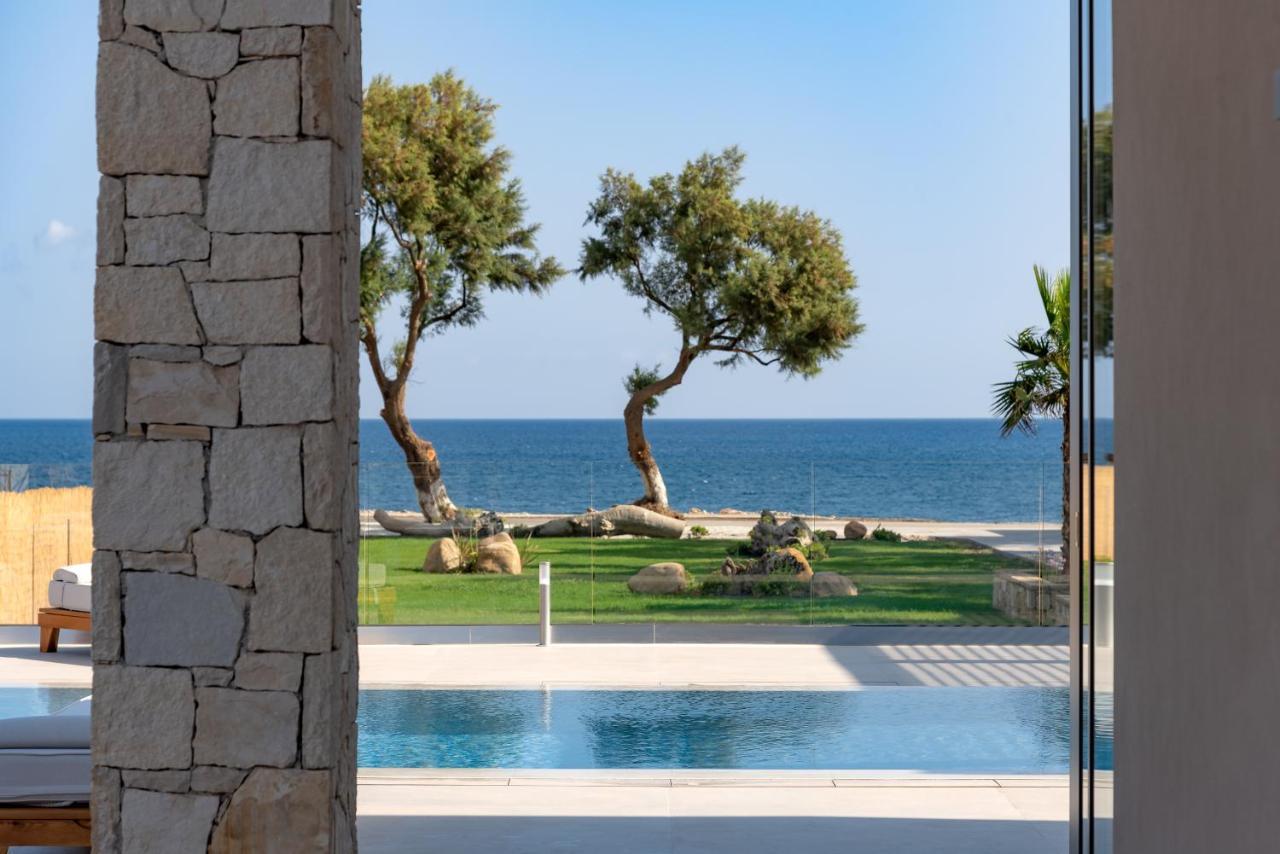 Artemis Seafront Villa, An Evanescence Sea Retreat, By Thinkvilla Тавронітіс Екстер'єр фото