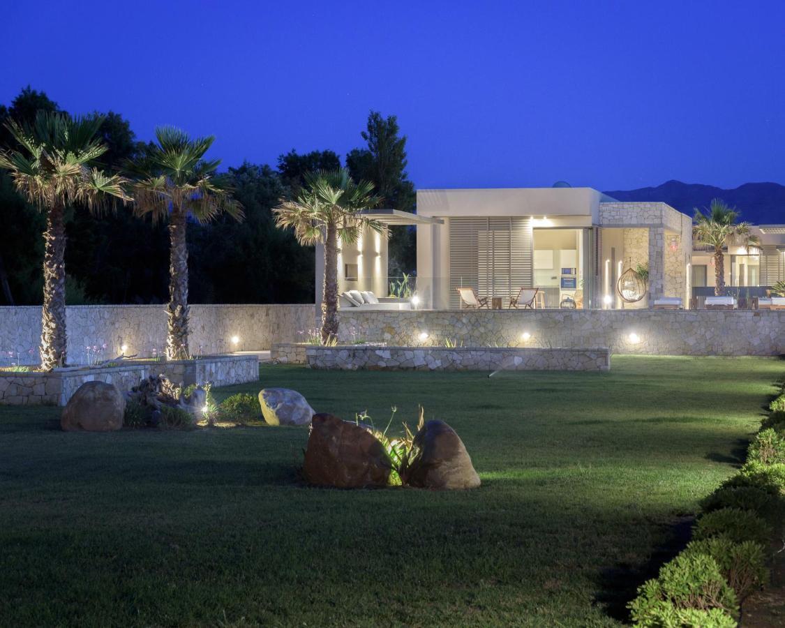 Artemis Seafront Villa, An Evanescence Sea Retreat, By Thinkvilla Тавронітіс Екстер'єр фото